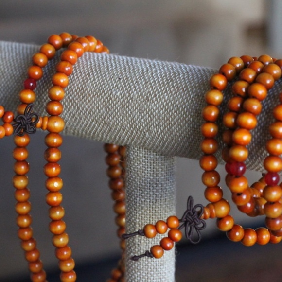 Natural Sandalwood Meditation Beads - Picture 2 of 3